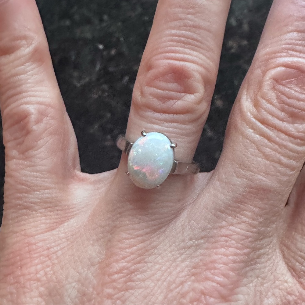 Vintage White Opal Sterling Silver Ring Size 6.5 weight 2.7 grams - Picture 2 of 10